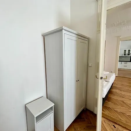 Exclusive Apartment *