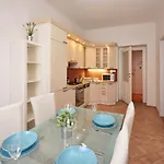 Exclusive Apartment *
